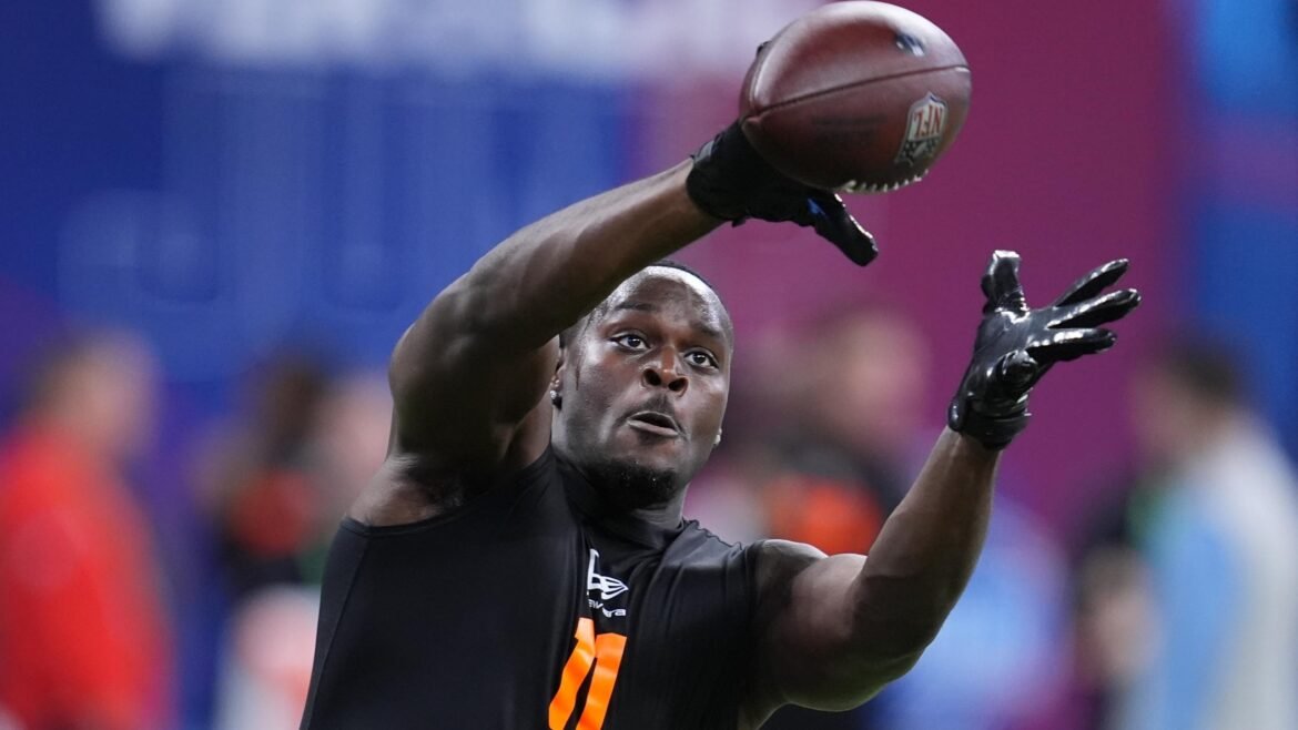 Schefter Fala Sobre Rumores do Draft da NFL de Jeremiyah Love, Diz Que Selecionar RB pelos Titans 'Me Surpreenderia'