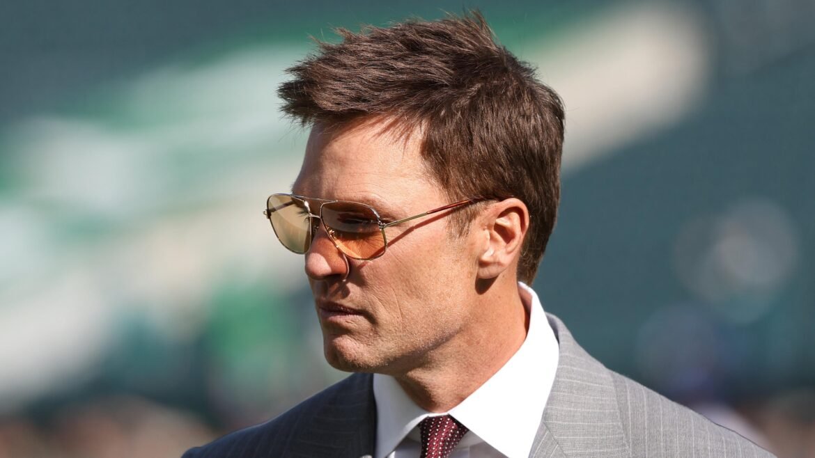 A participação de Tom Brady na escolha de Fernando Mendoza no Draft da NFL explicada pelo GM dos Raiders em vídeo.