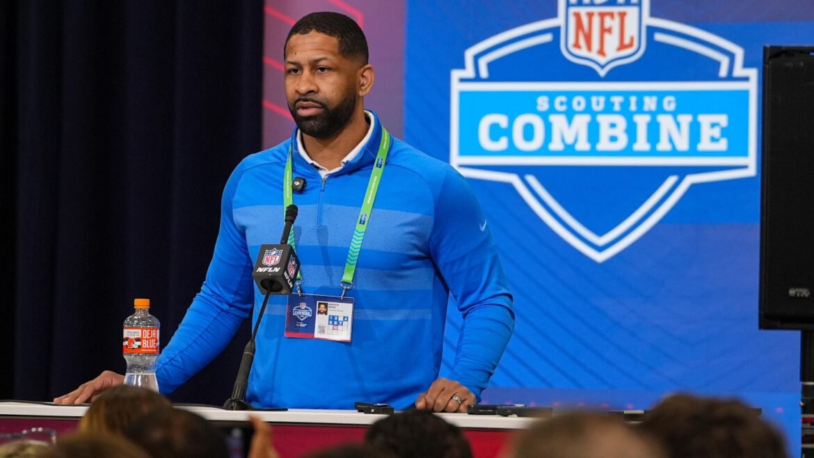 GM dos Browns Fala sobre Opções de Troca e Planos para a Escolha Nº 6 no Draft da NFL de 2026