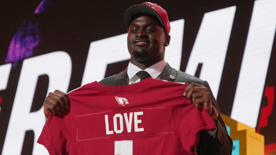 Gerente Geral dos Cardinals Revela Confusão Antes da Ligação para Jeremiyah Love Durante o Draft da NFL de 2026