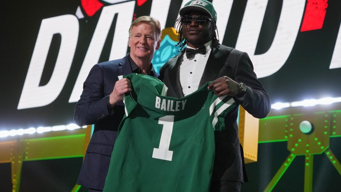 Notas do Draft da NFL 2026 para Cada Time do Departamento de Scouting da B/R NFL.