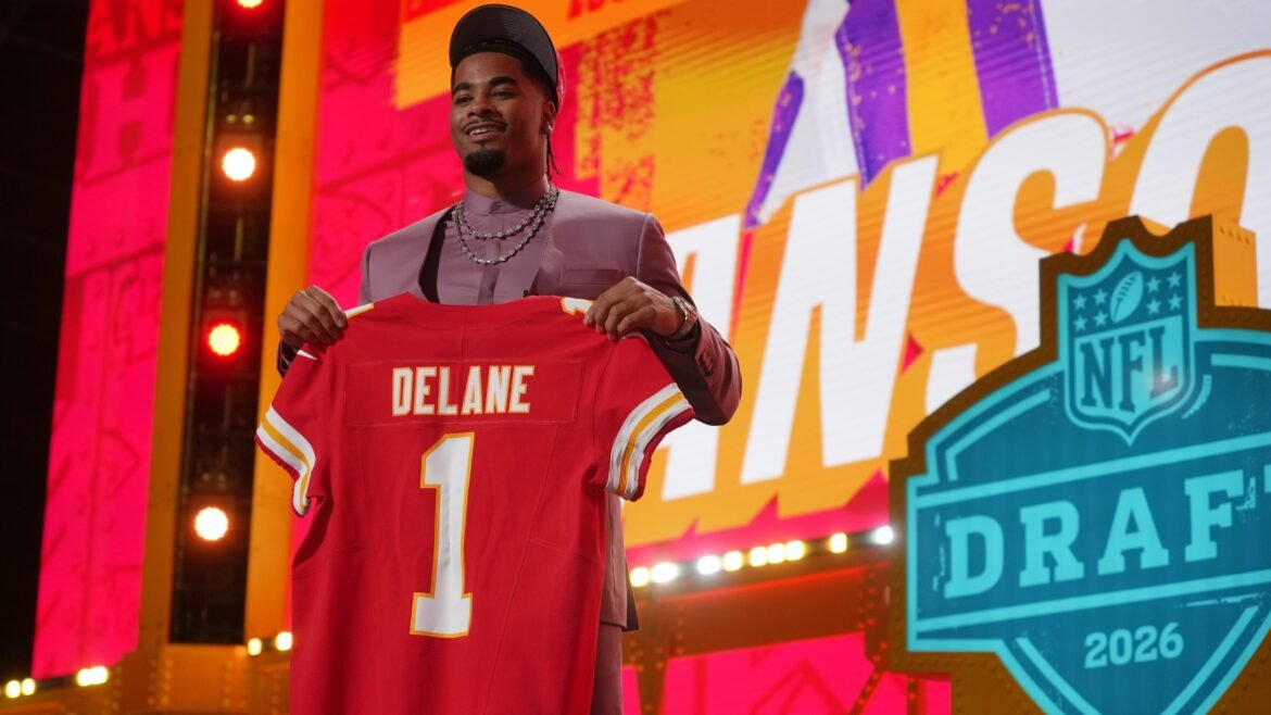 SEC Faz História no Draft da NFL, Quantos Jogadores Foram Selecionados de Cada Conferência em 2026?